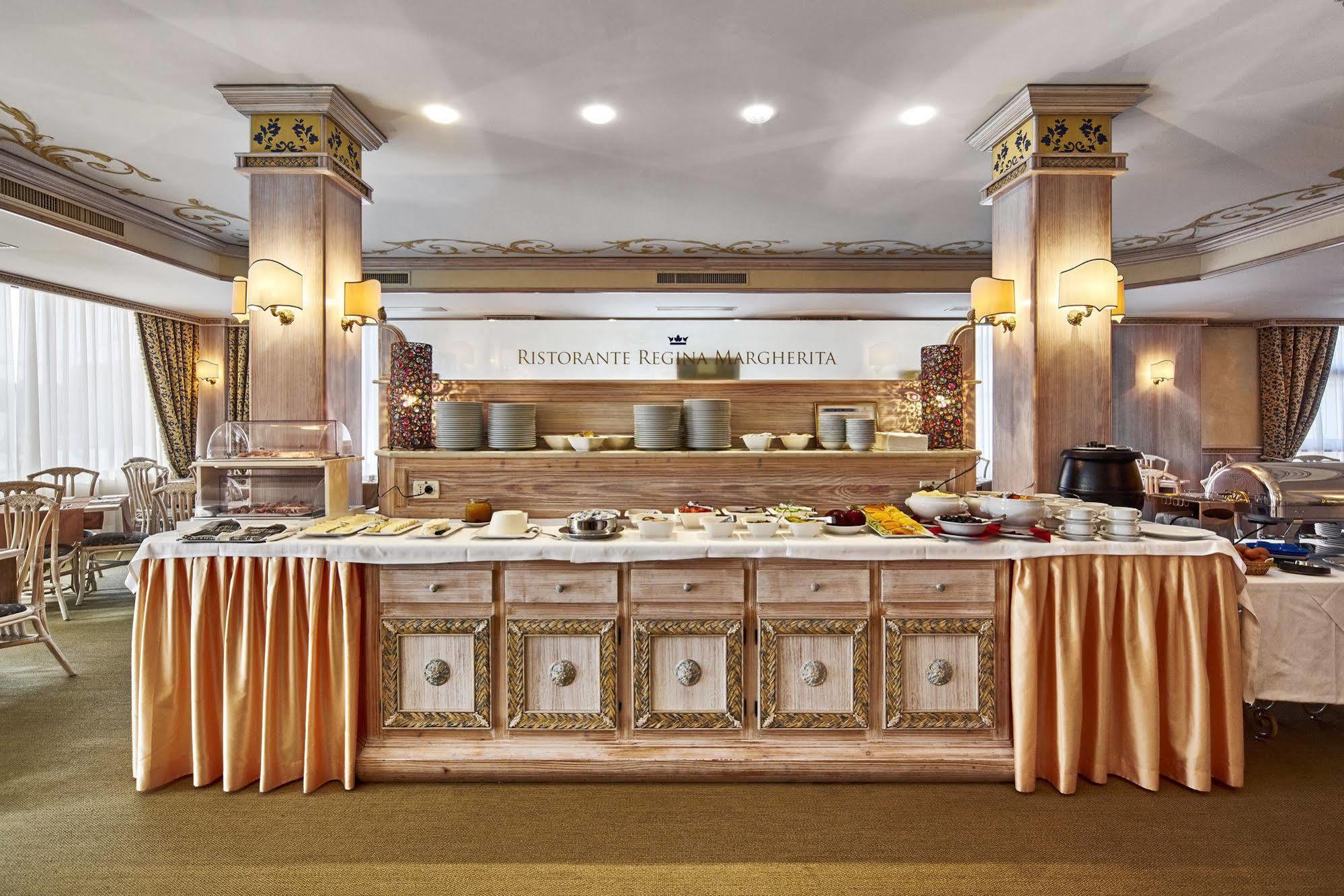 Palace Hotel Regina Bibione Esterno foto
